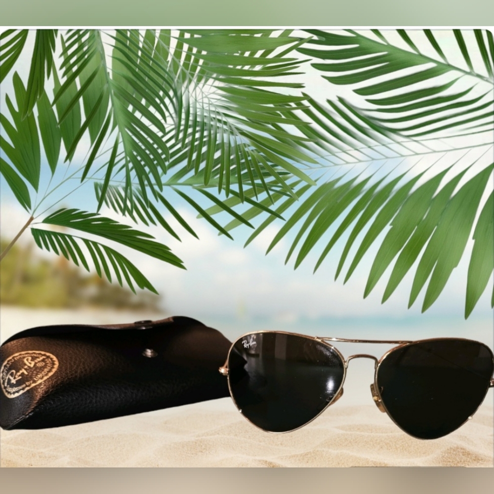 Vintage Ray-Ban Aviators 3025 W/RayBan Case-Very Good Condition